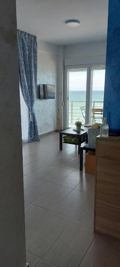 Roses Apartment Peraía Екстериор снимка
